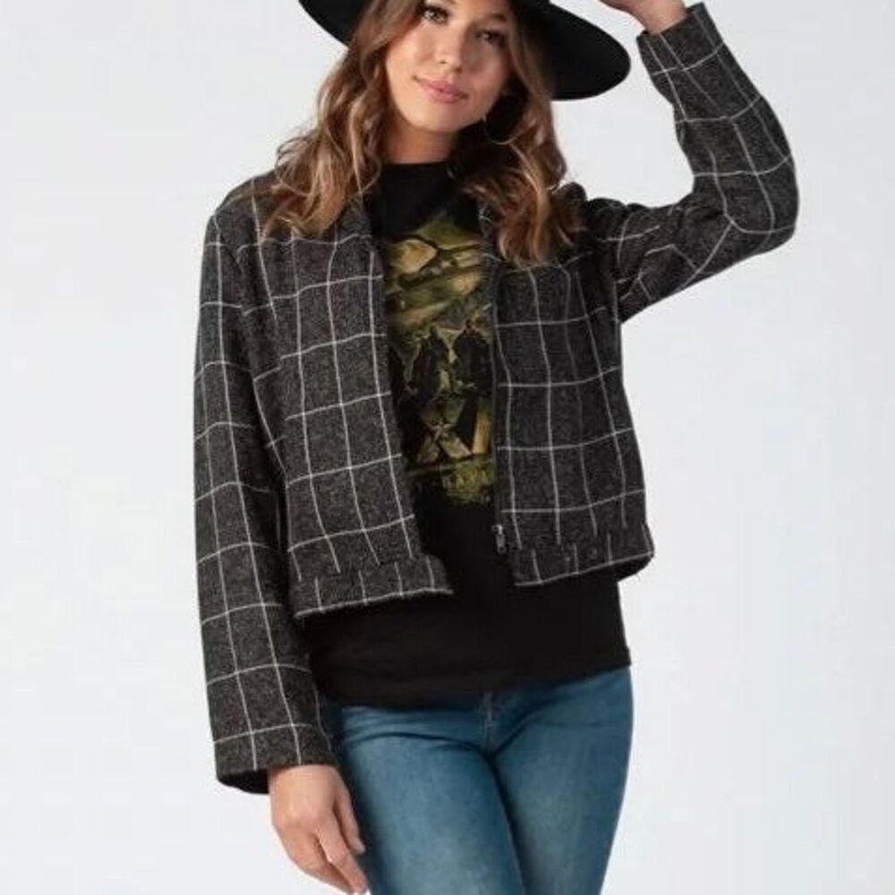 ✨LUCCA LOOKING OUT THE WINDOW MOTO SZ MEDIUM JACKET✨